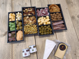 Borrel pakket voor acht personen Borrel pakket voor acht personen