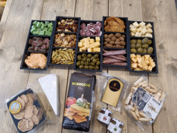 Borrel pakket voor twaalf personen Borrel pakket voor twaalf personen
