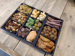 Borrel pakket voor  vier personen Borrel pakket voor  vier personen